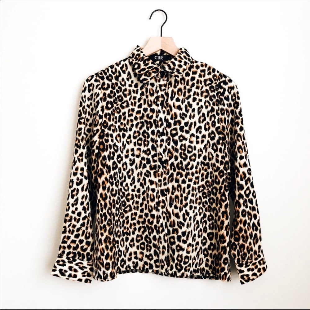 NWT Boutique Leopard 🐆 button down blouse